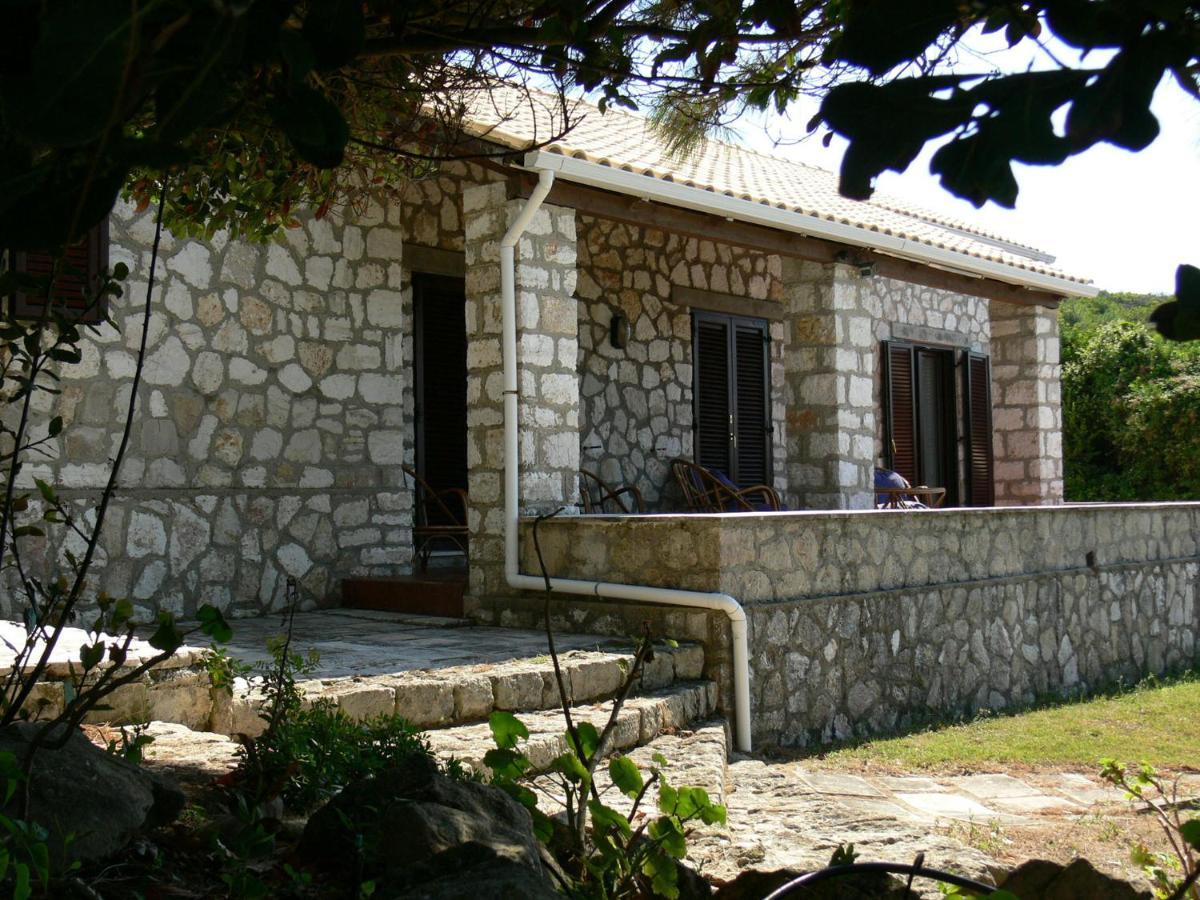Villa Quietude Agios Stefanos Avliotes  Ruang foto